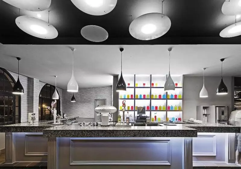 Elba Castillo San Jorge & Antigua Suite