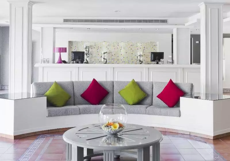 Elba Castillo San Jorge & Antigua Suite