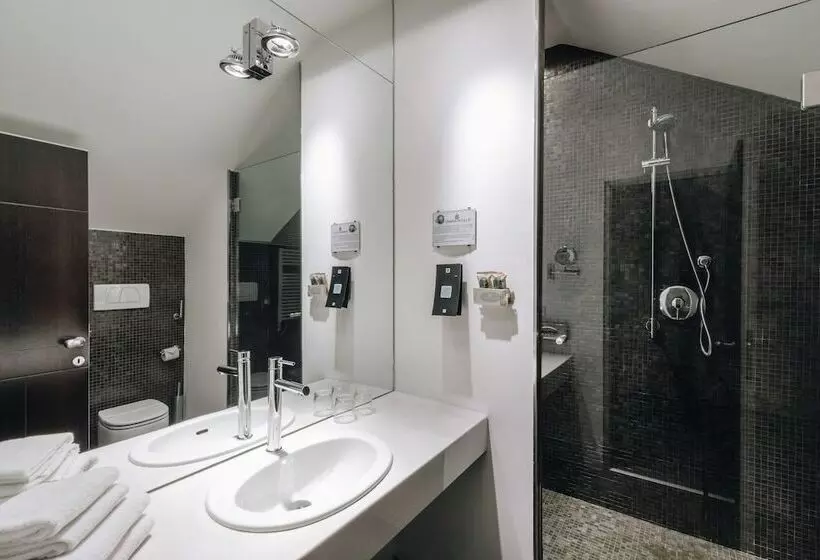 هتل Dellearti Design