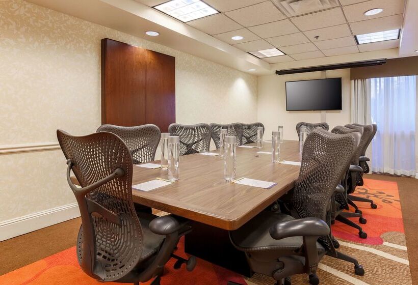 בית מלון כפרי Hilton Garden Inn Dallas/market Center