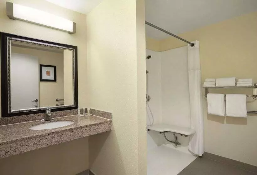 هتل Howard Johnson By Wyndham San Diego Sea World