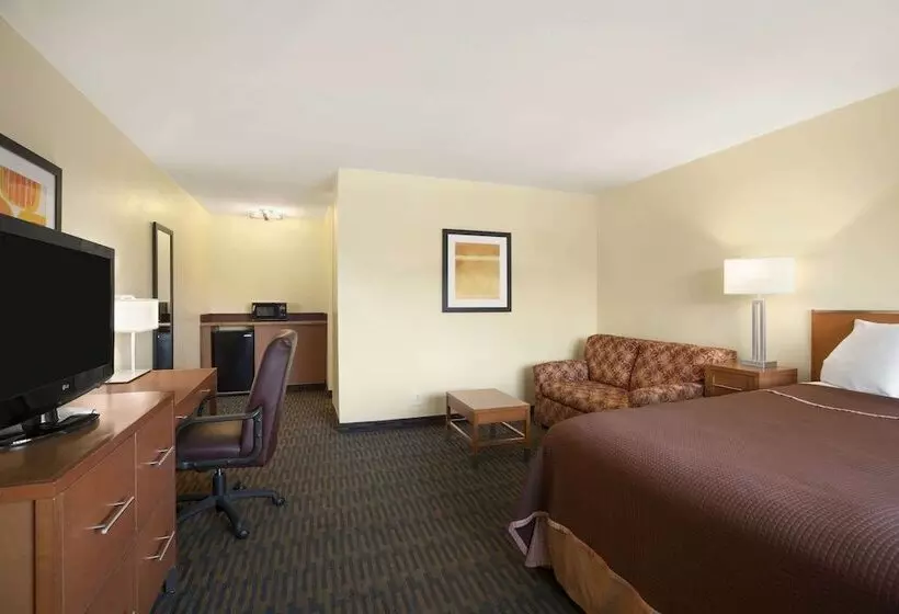 هتل Howard Johnson By Wyndham San Diego Sea World