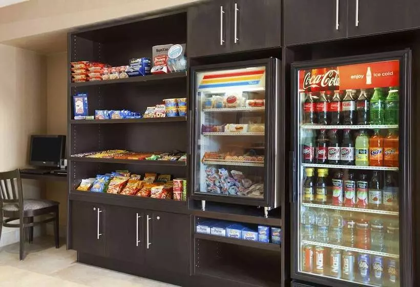 هتل Howard Johnson By Wyndham San Diego Sea World