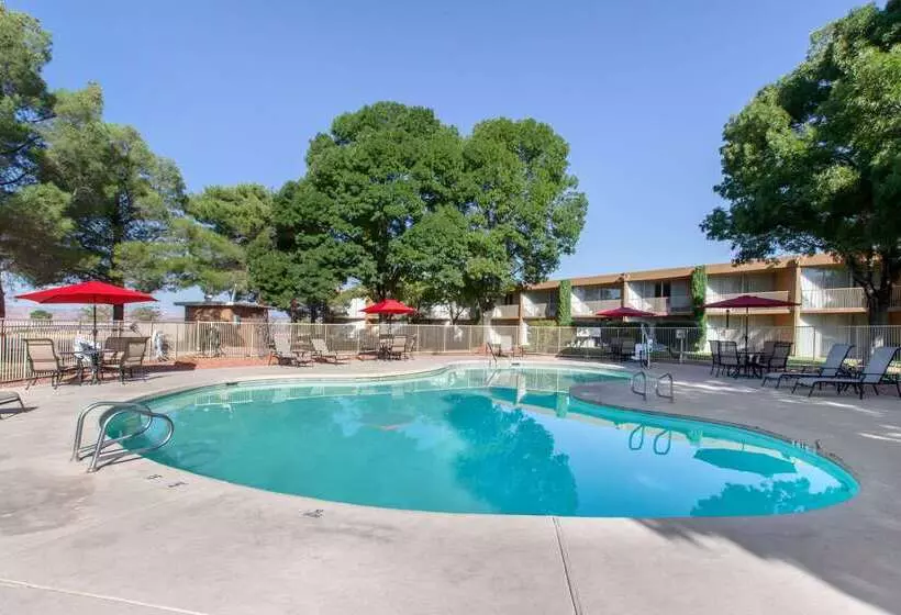 هتل Quality Inn View Of Lake Powell  Page