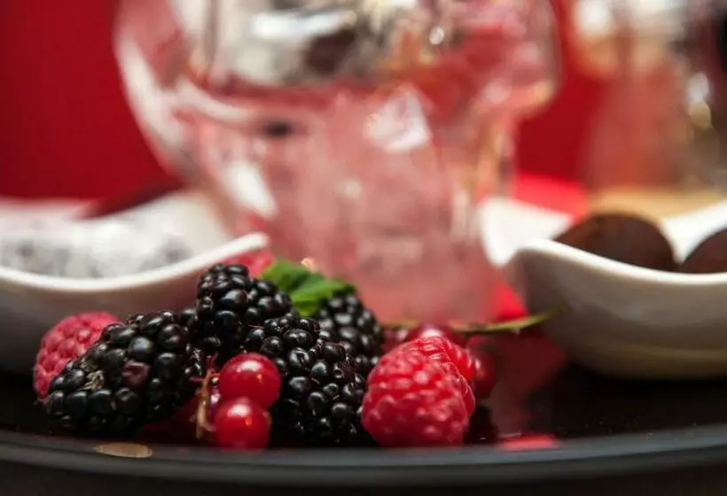 Отель Sisu Boutique