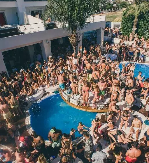 Отель Sisu Boutique