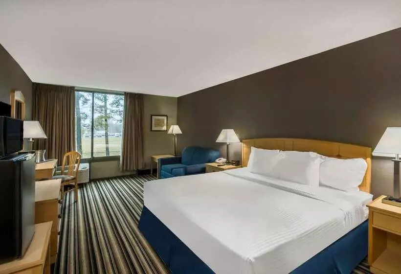 هتل Travelodge By Wyndham Memphis Airport/graceland