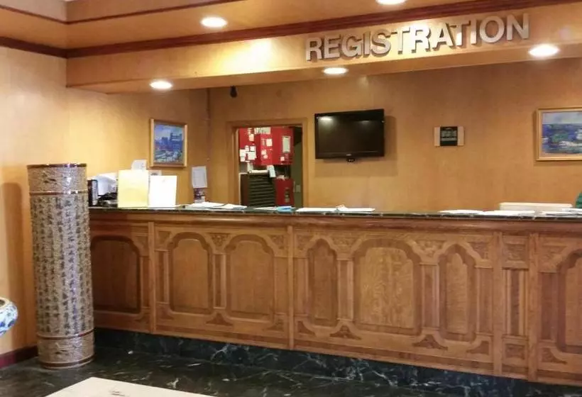 University Hotel & Suites