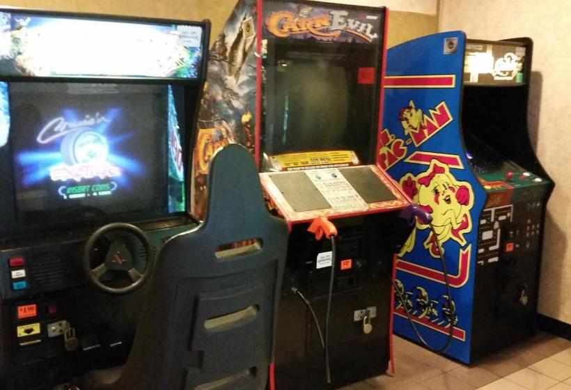 University Hotel & Suites