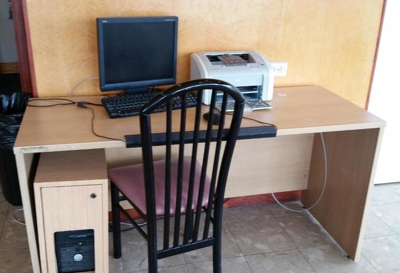 University Hotel & Suites