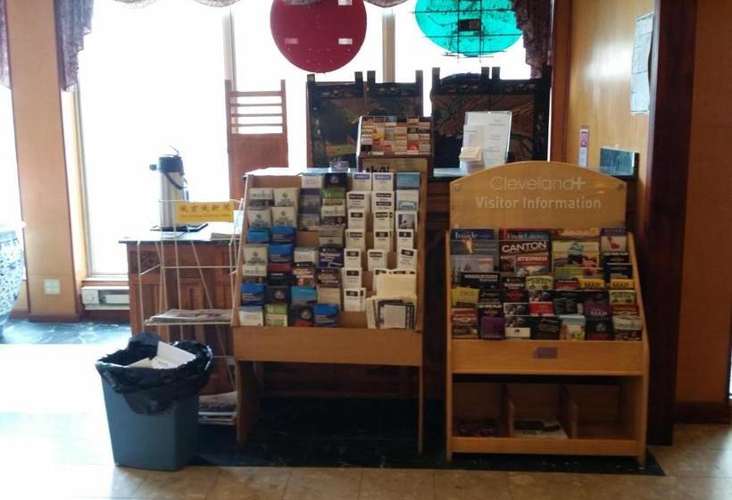 University Hotel & Suites