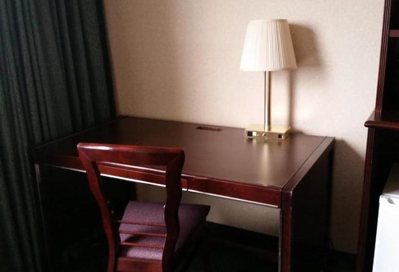 University Hotel & Suites