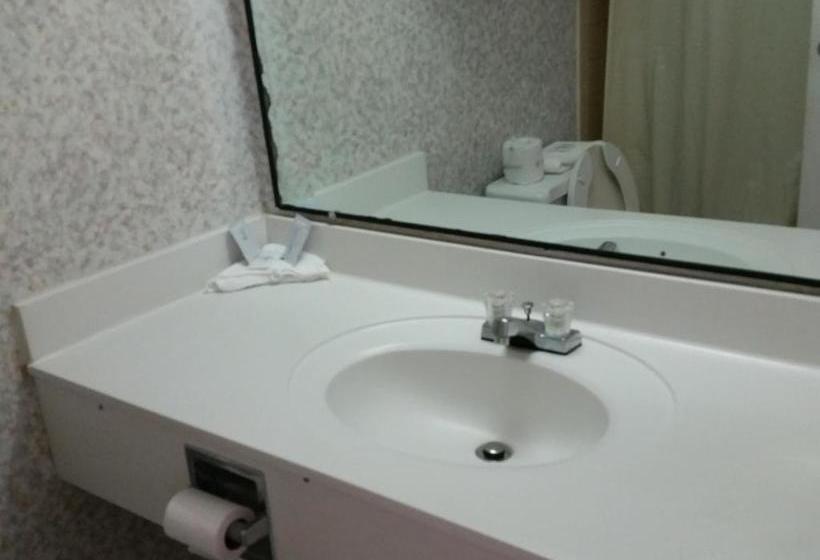 University Hotel & Suites