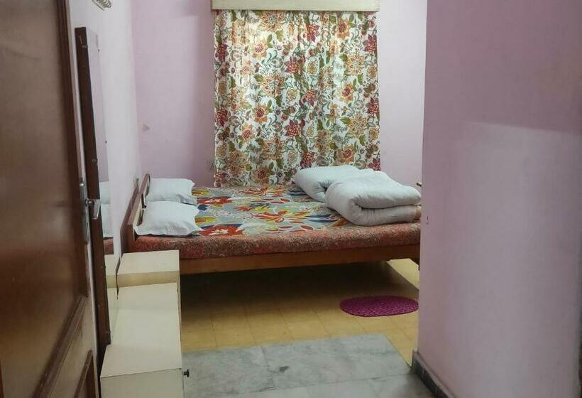 הוסטל Jwala Niketan Guesthouse Private Rooms