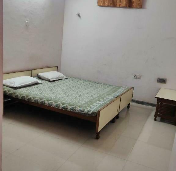 הוסטל Jwala Niketan Guesthouse Private Rooms