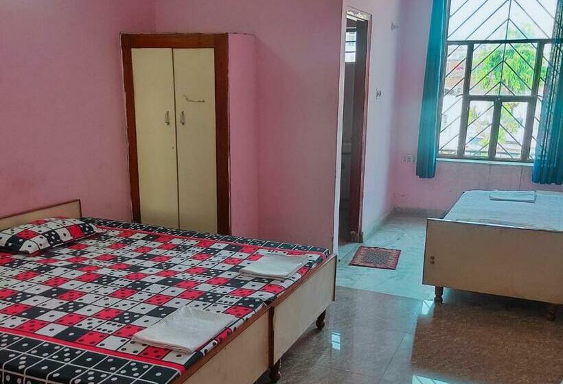 הוסטל Jwala Niketan Guesthouse Private Rooms