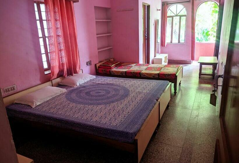 הוסטל Jwala Niketan Guesthouse Private Rooms