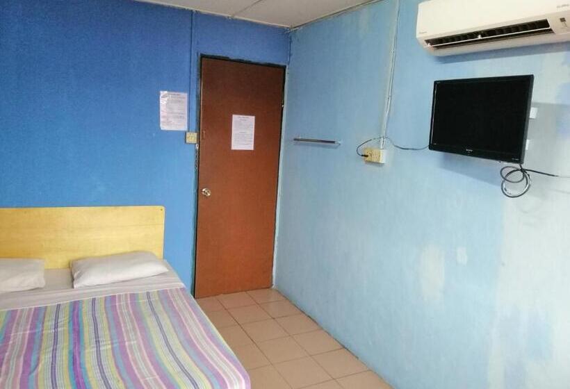 Otel Spot On 89916 Gold Star