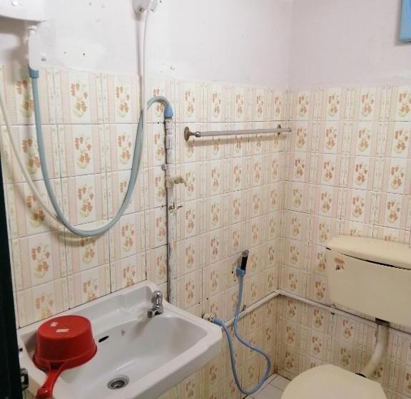 Otel Spot On 89916 Gold Star