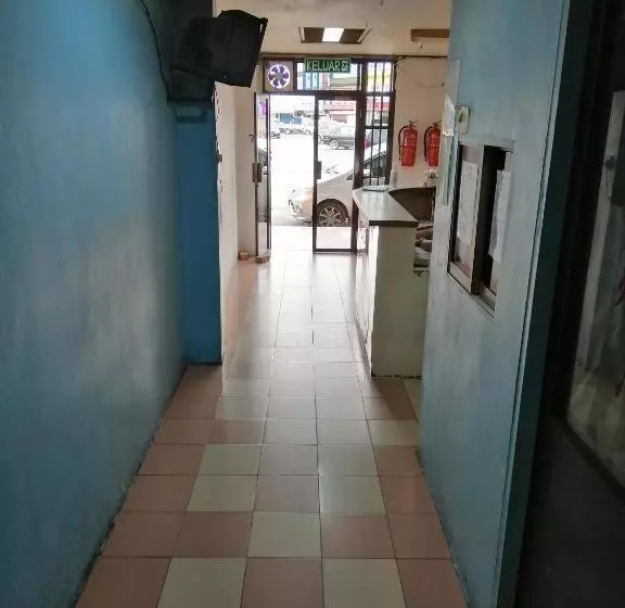 Hotelli Spot On 89916 Gold Star