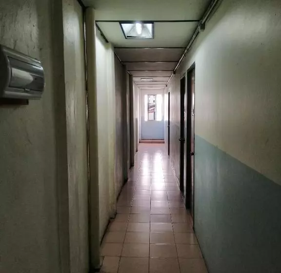 Hotelli Spot On 89916 Gold Star