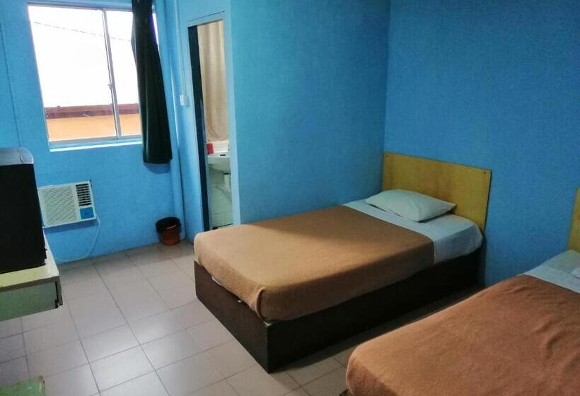 Otel Spot On 89916 Gold Star