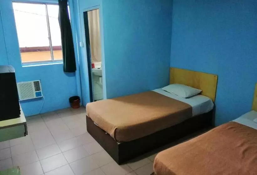 Hotelli Spot On 89916 Gold Star