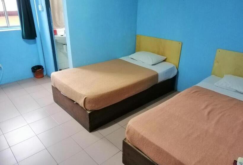 Otel Spot On 89916 Gold Star