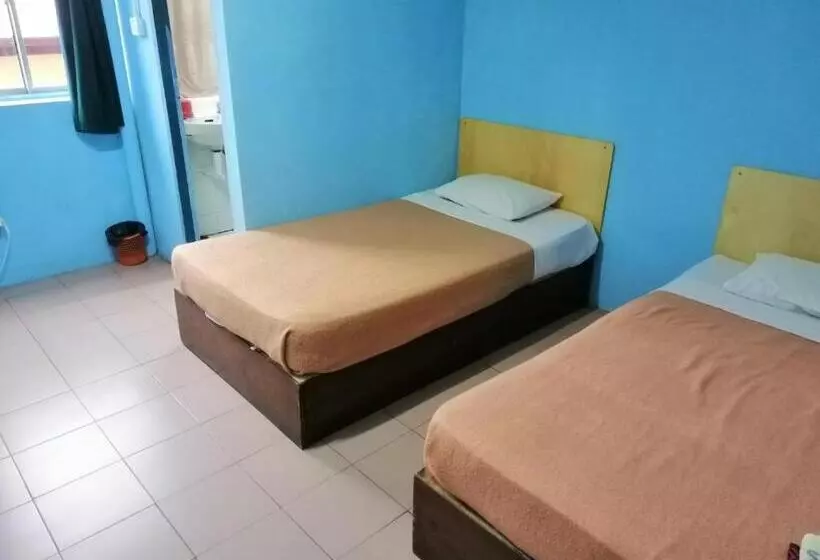 Hotelli Spot On 89916 Gold Star