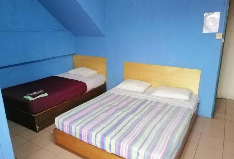 Otel Spot On 89916 Gold Star