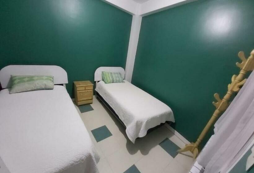 هتل Residencial Hinojosa