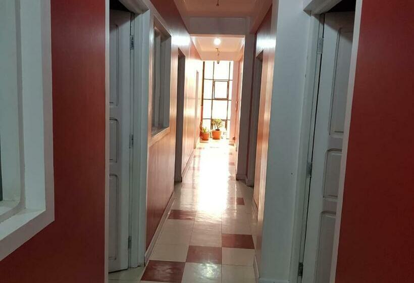 هتل Residencial Hinojosa