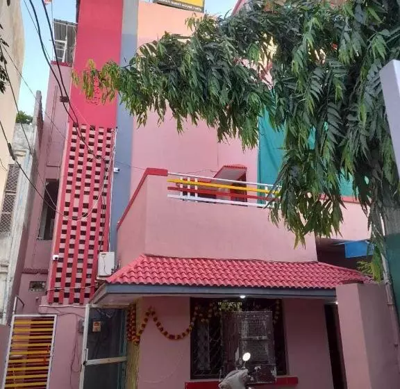 Hotelli Spot On 66976 Tirupati Guest House