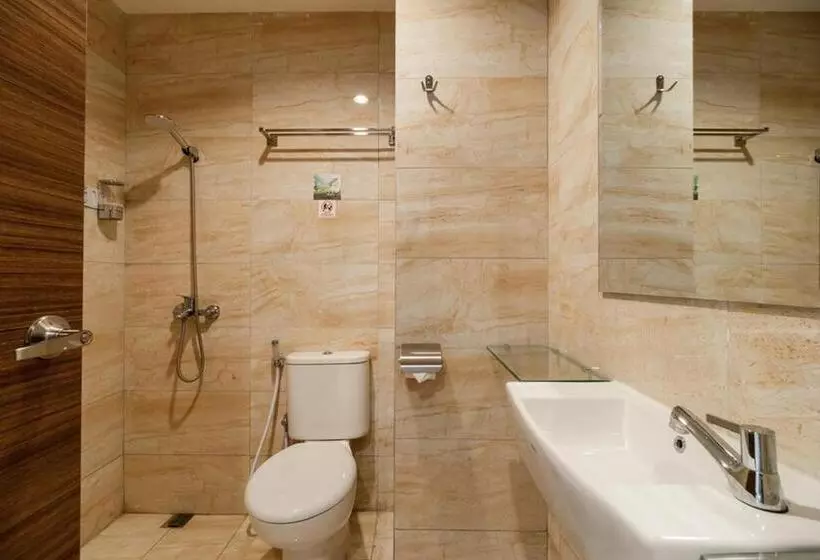 ペンション Reddoorz Plus Near Lippo Mall Kemang 2