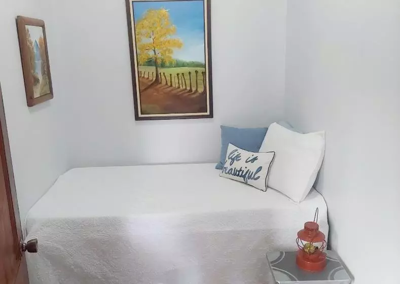 Toucan Lane Hotel And Restaurant