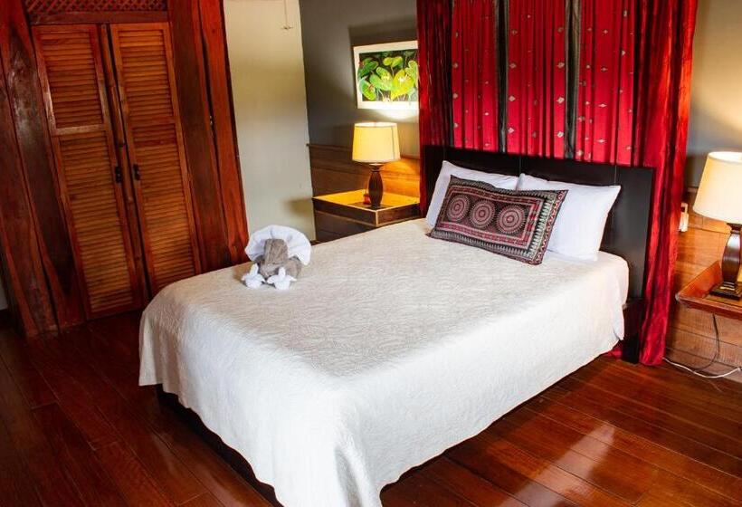 Toucan Lane Hotel And Restaurant