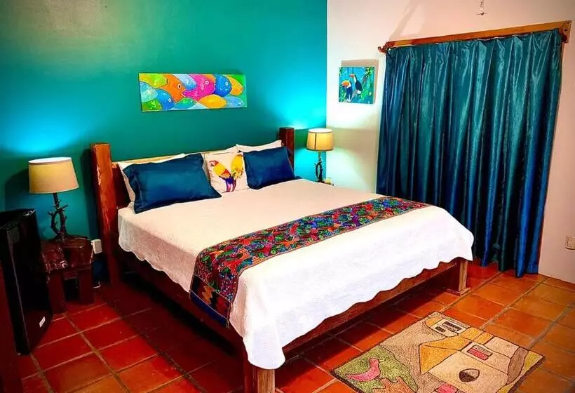 Toucan Lane Hotel And Restaurant