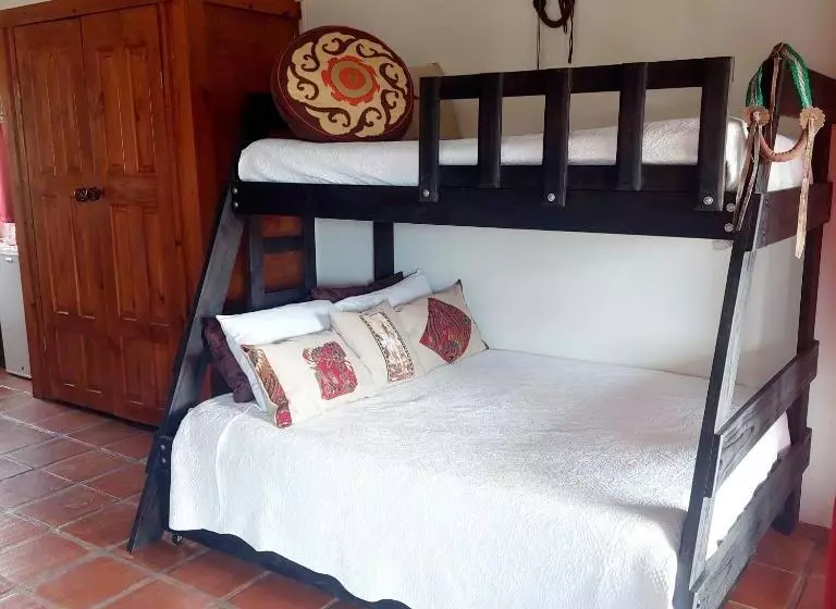 Toucan Lane Hotel And Restaurant