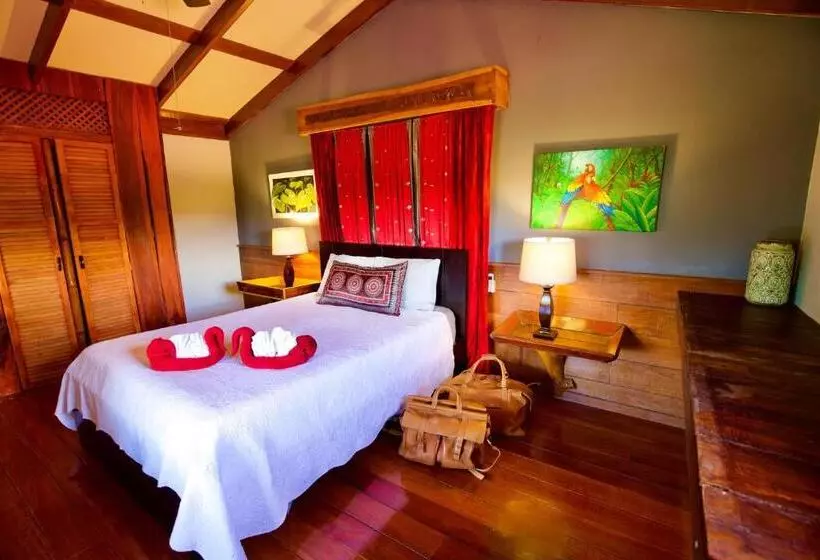 Toucan Lane Hotel And Restaurant