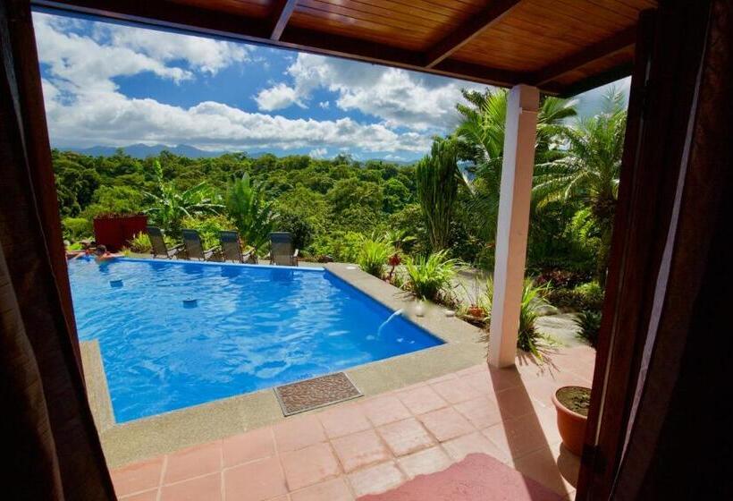 Toucan Lane Hotel And Restaurant