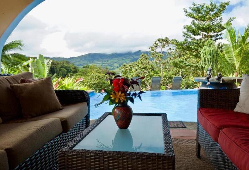 Toucan Lane Hotel And Restaurant