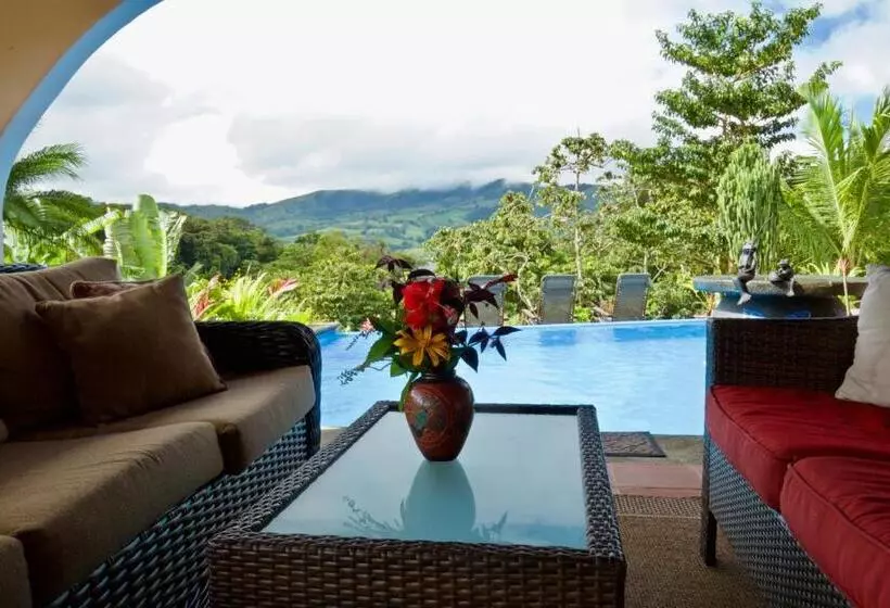 Toucan Lane Hotel And Restaurant