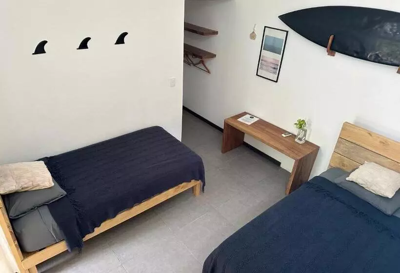 تختخواب و صبحانه El Chante Surf House