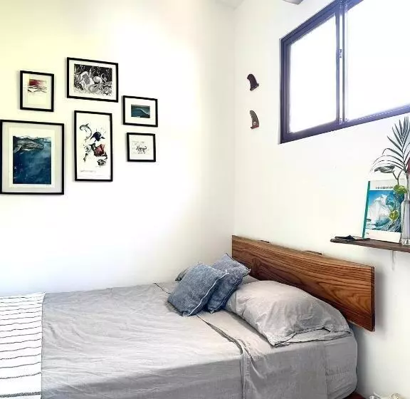 تختخواب و صبحانه El Chante Surf House