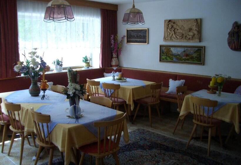 住宿加早餐  Garni Flurida