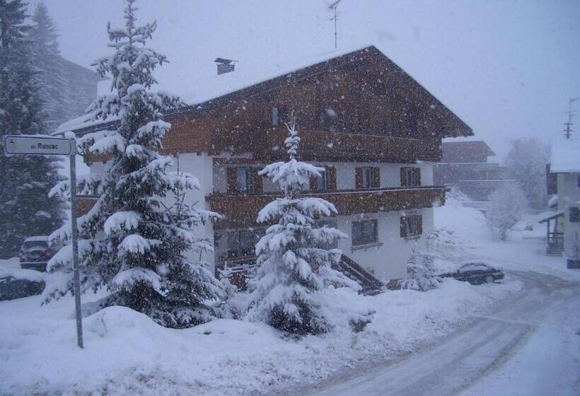 住宿加早餐  Garni Flurida