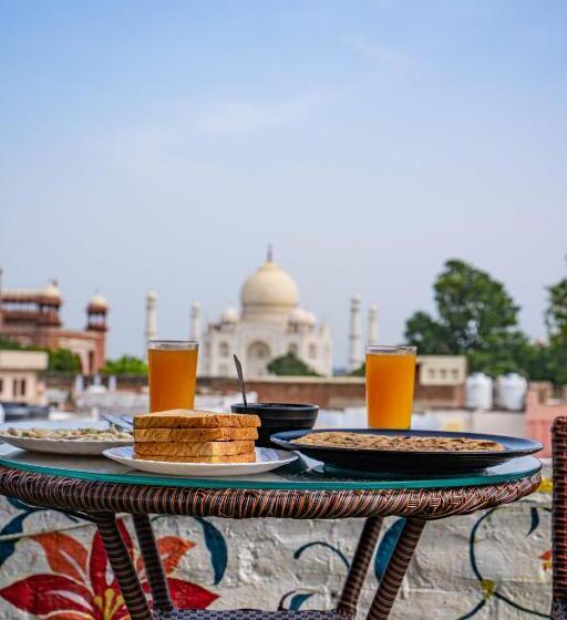 Joey S Hostel Agra