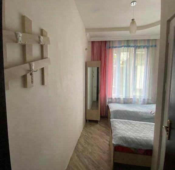 پانسیون Anna Hostel