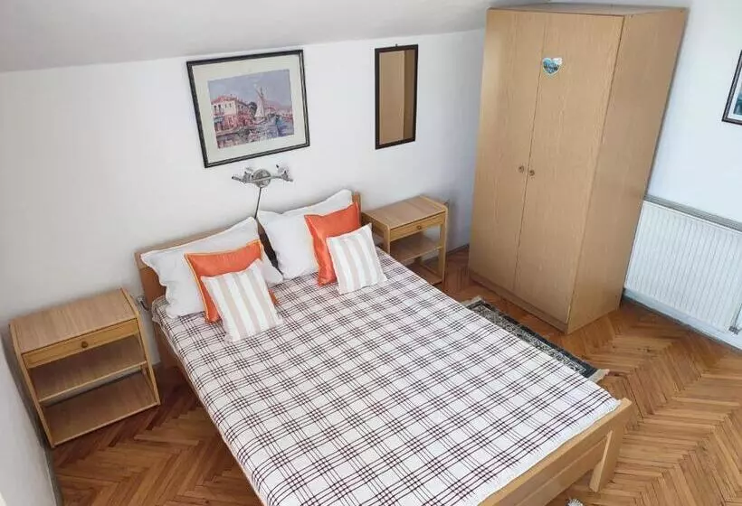 پانسیون Smestaj Vella