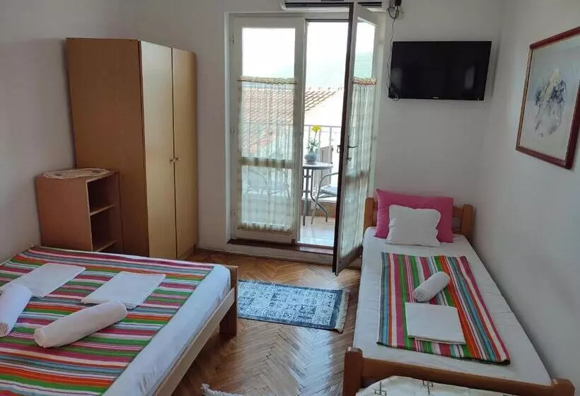 پانسیون Smestaj Vella